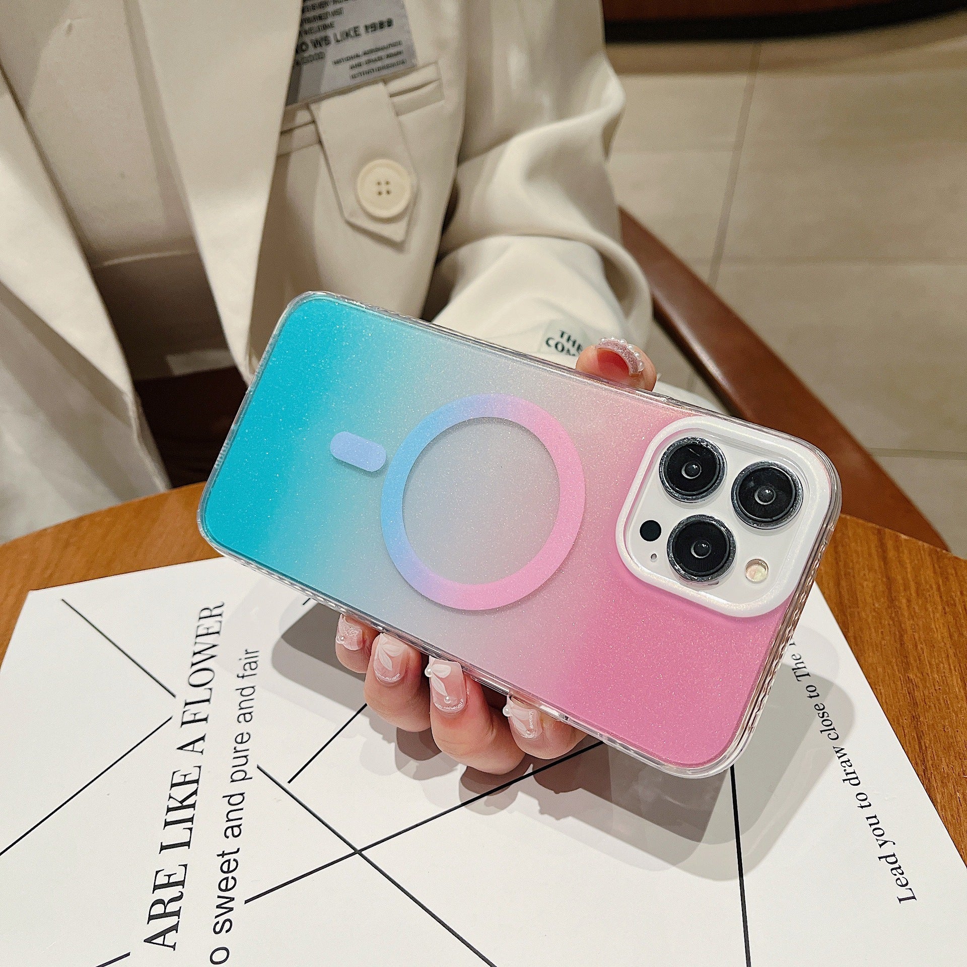 GRADIENT 1 Magsafe iPhone case
