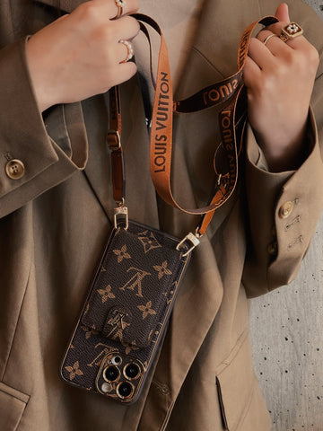 L TASCHE GOLD DETAILS 
