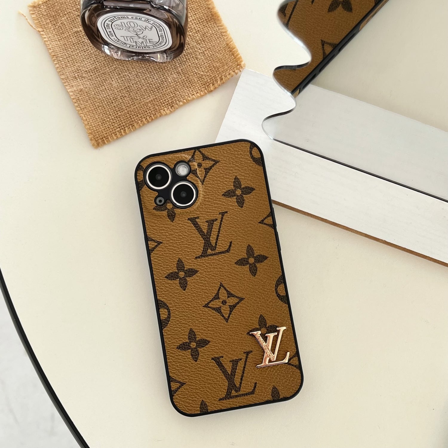 L LOGO LIGHT BROWN PENDANT